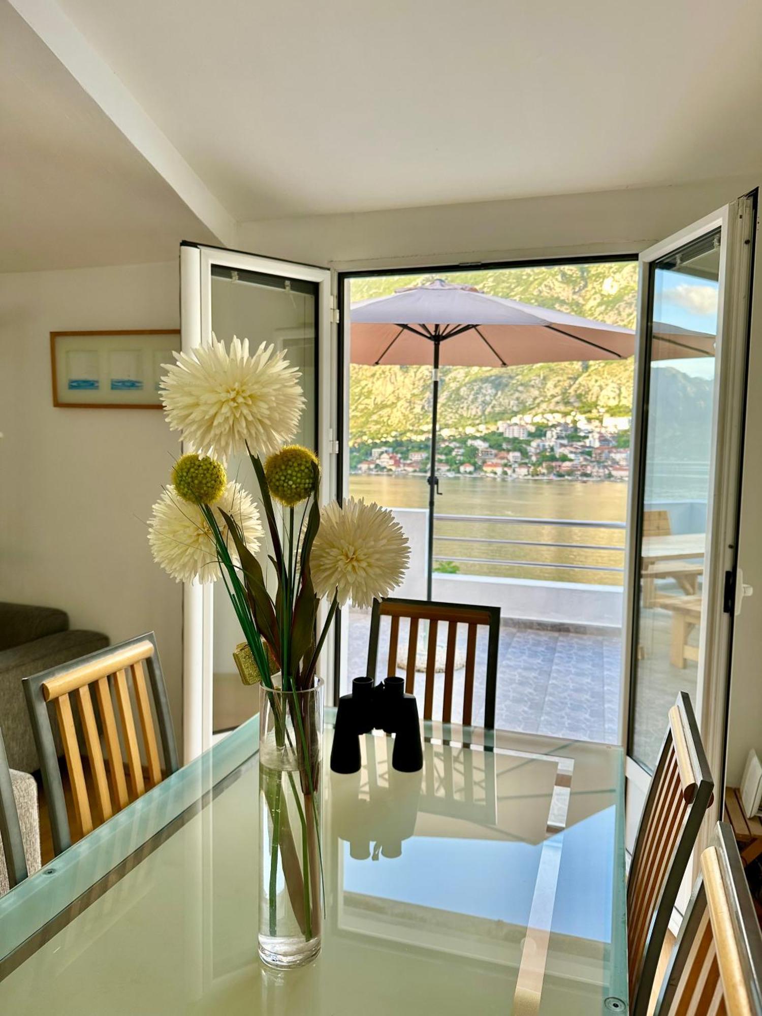 House With Big Terrace And Beautiful Sea View Villa Kotor Eksteriør billede