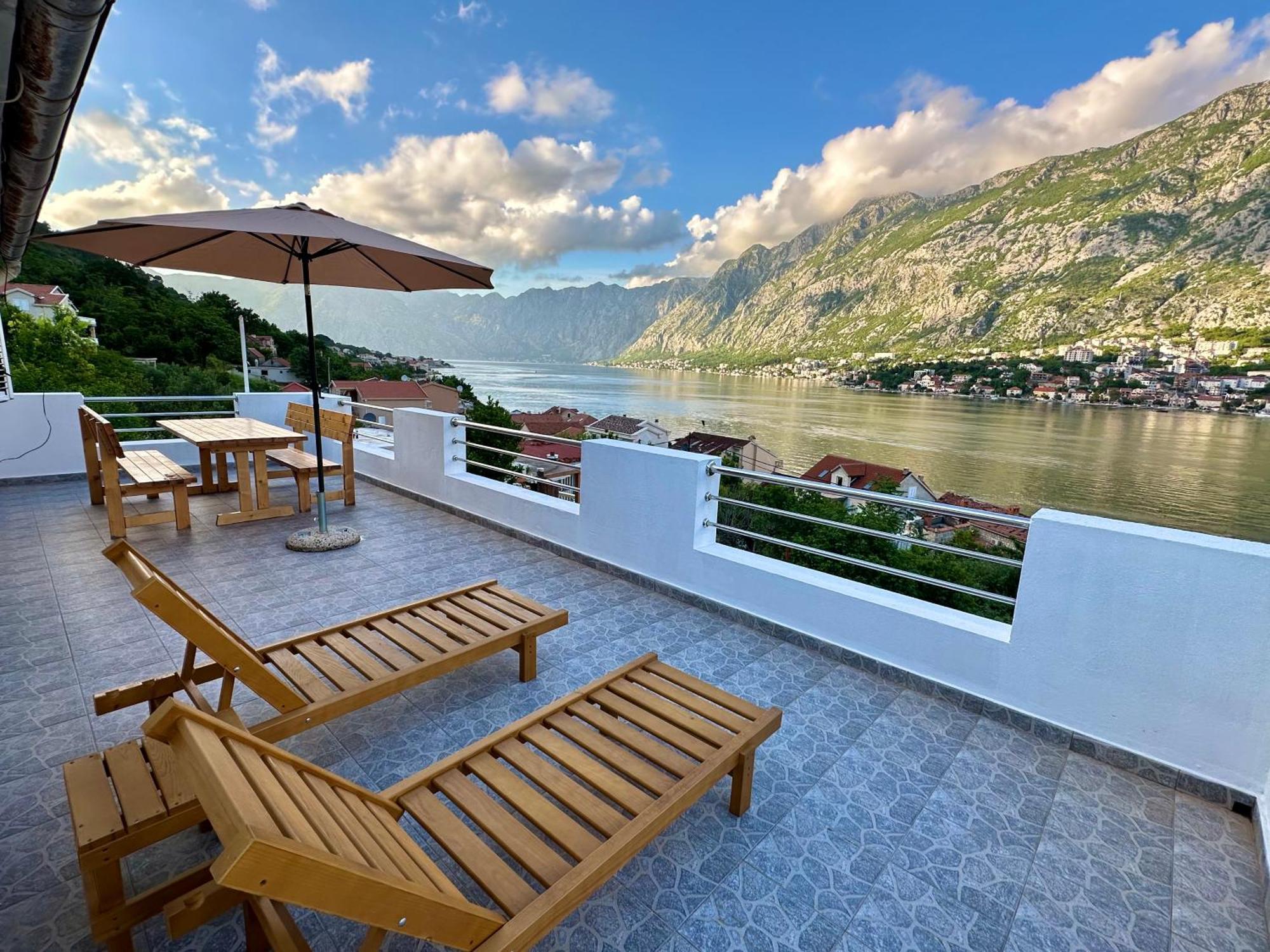 House With Big Terrace And Beautiful Sea View Villa Kotor Eksteriør billede