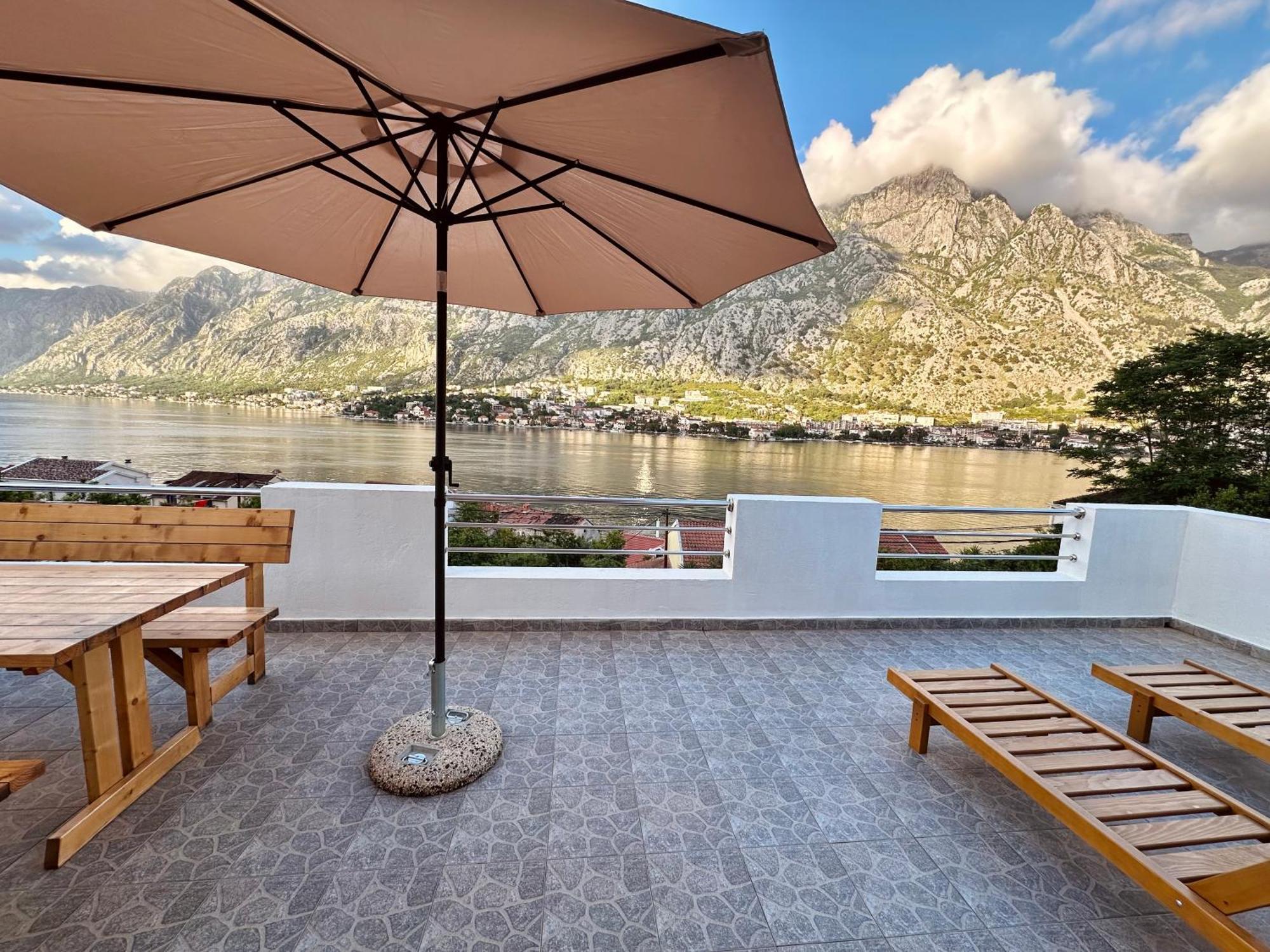 House With Big Terrace And Beautiful Sea View Villa Kotor Eksteriør billede