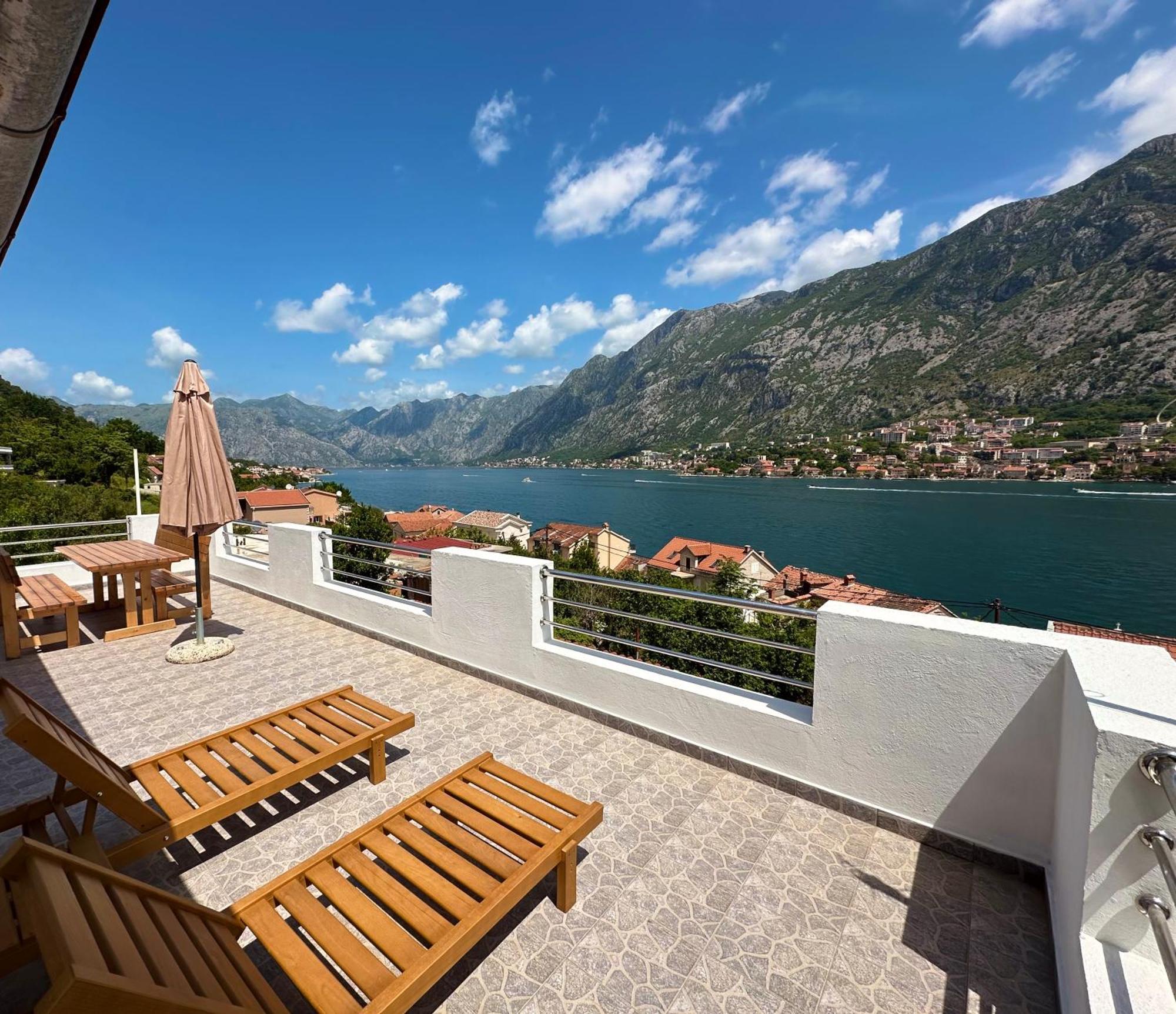 House With Big Terrace And Beautiful Sea View Villa Kotor Eksteriør billede